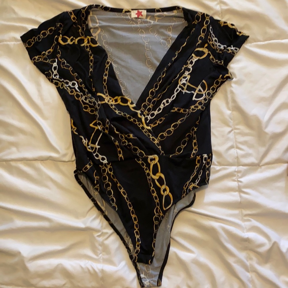 Short sleeve plunge neck bodysuit